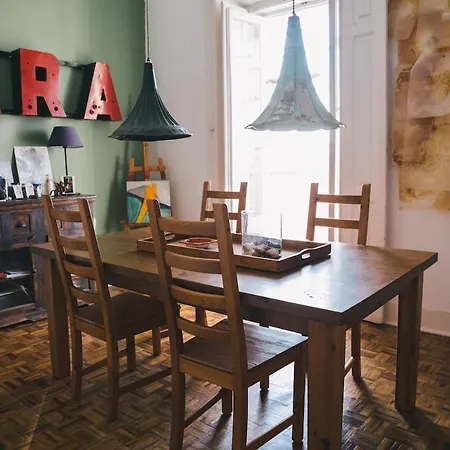 Apartment An Artist's Place In Lisbon
