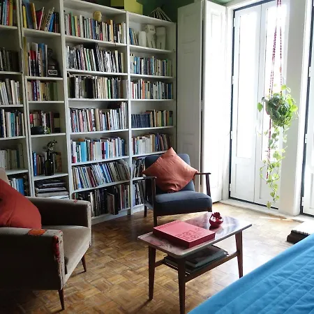 Апартаменты An Artist's Place In *