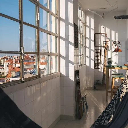 An Artist's Place In Appartamento Lisbona