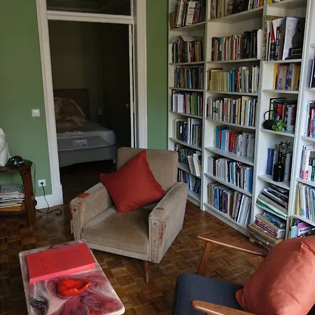 Апартаменты An Artist's Place In